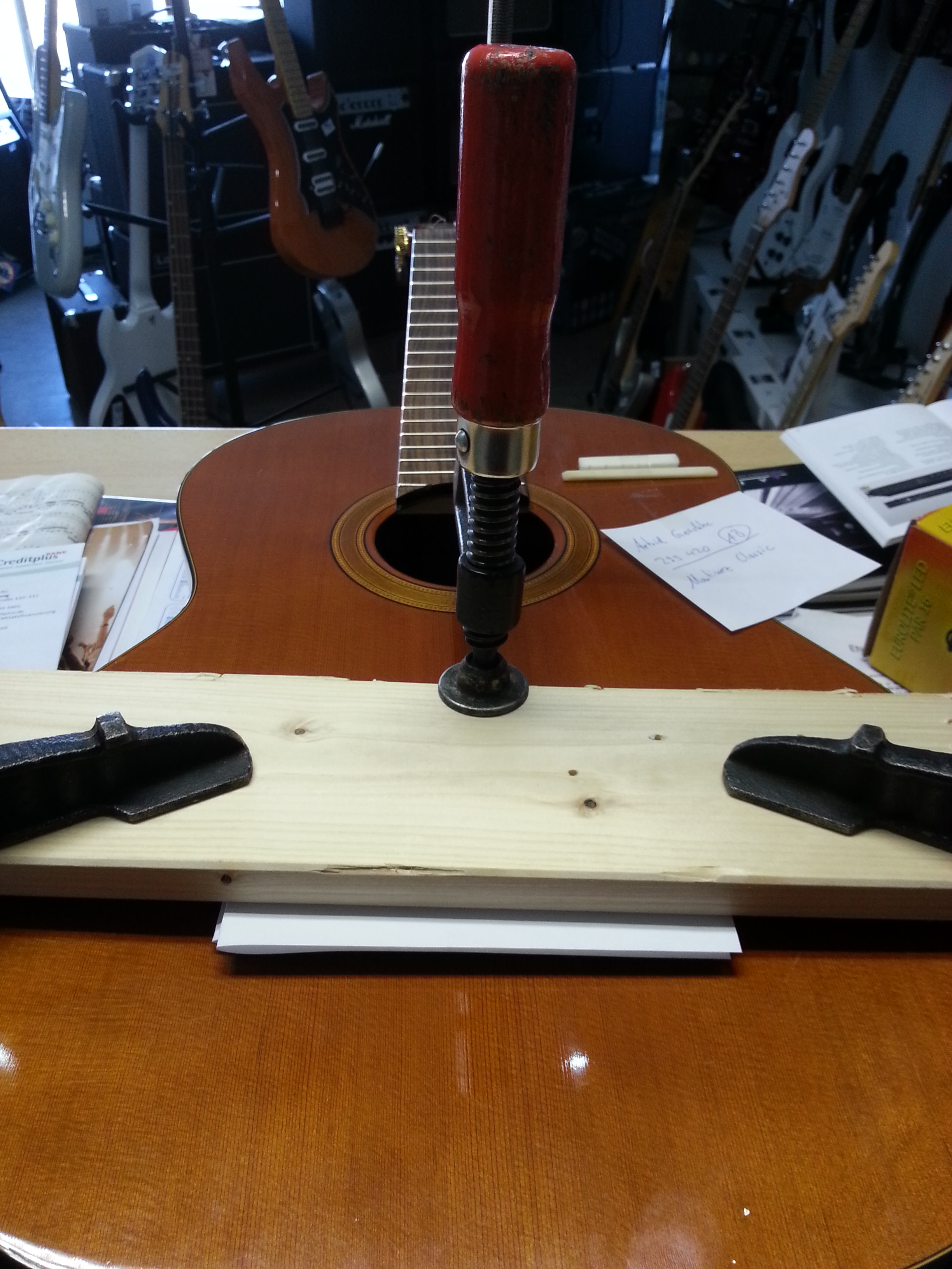 Reparatur Martinez Gitarre (8)