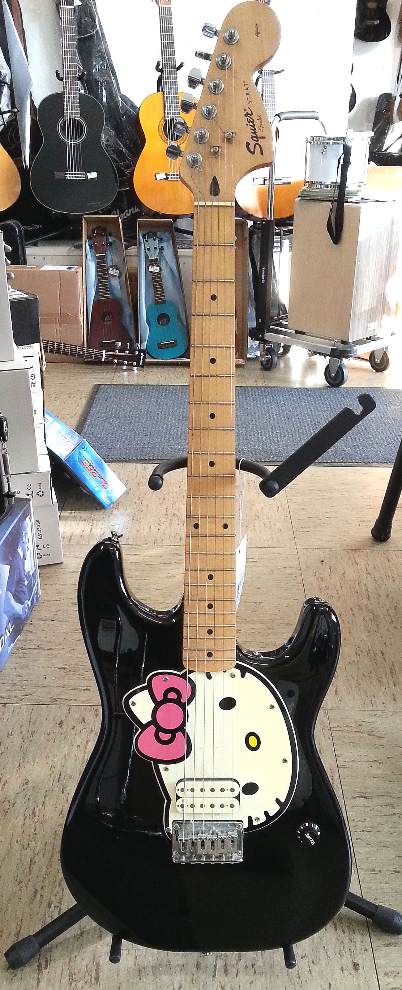 Strat Hello Kitty front